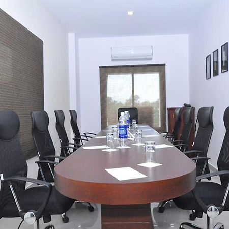 Hotel Hills Park Pathanamthitta Екстер'єр фото