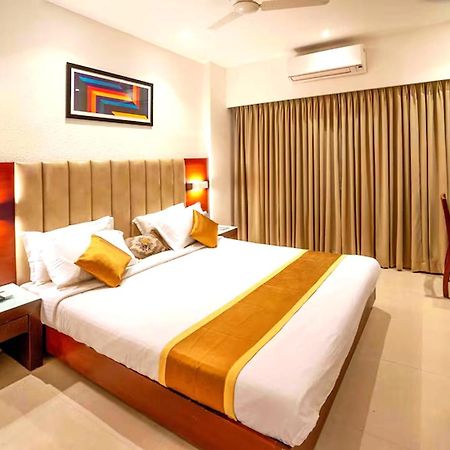 Hotel Hills Park Pathanamthitta Екстер'єр фото