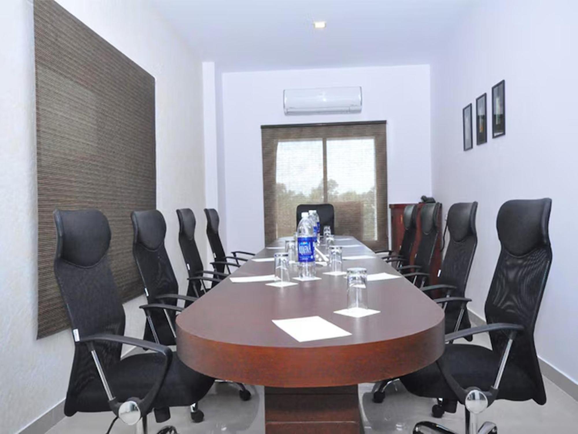 Hotel Hills Park Pathanamthitta Екстер'єр фото