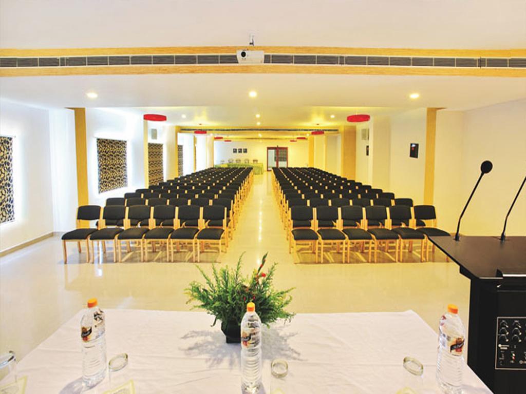 Hotel Hills Park Pathanamthitta Екстер'єр фото