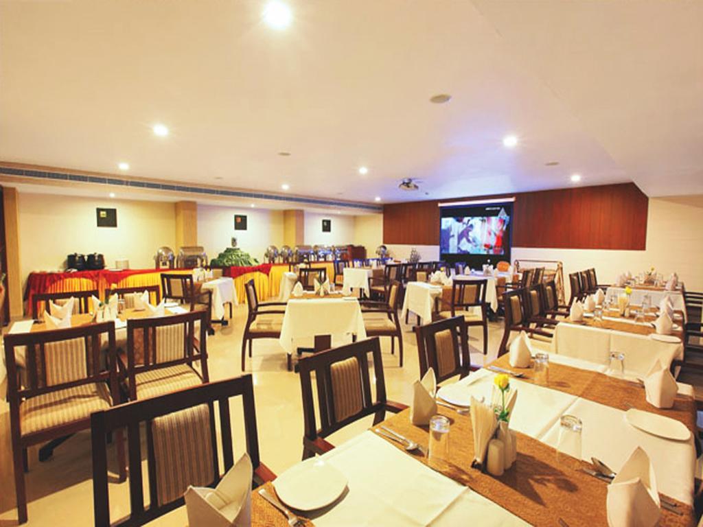 Hotel Hills Park Pathanamthitta Екстер'єр фото