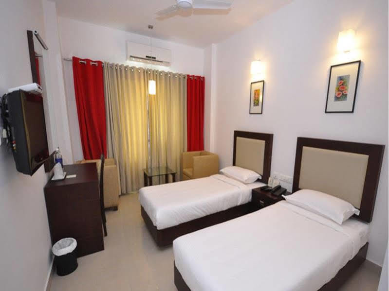 Hotel Hills Park Pathanamthitta Екстер'єр фото